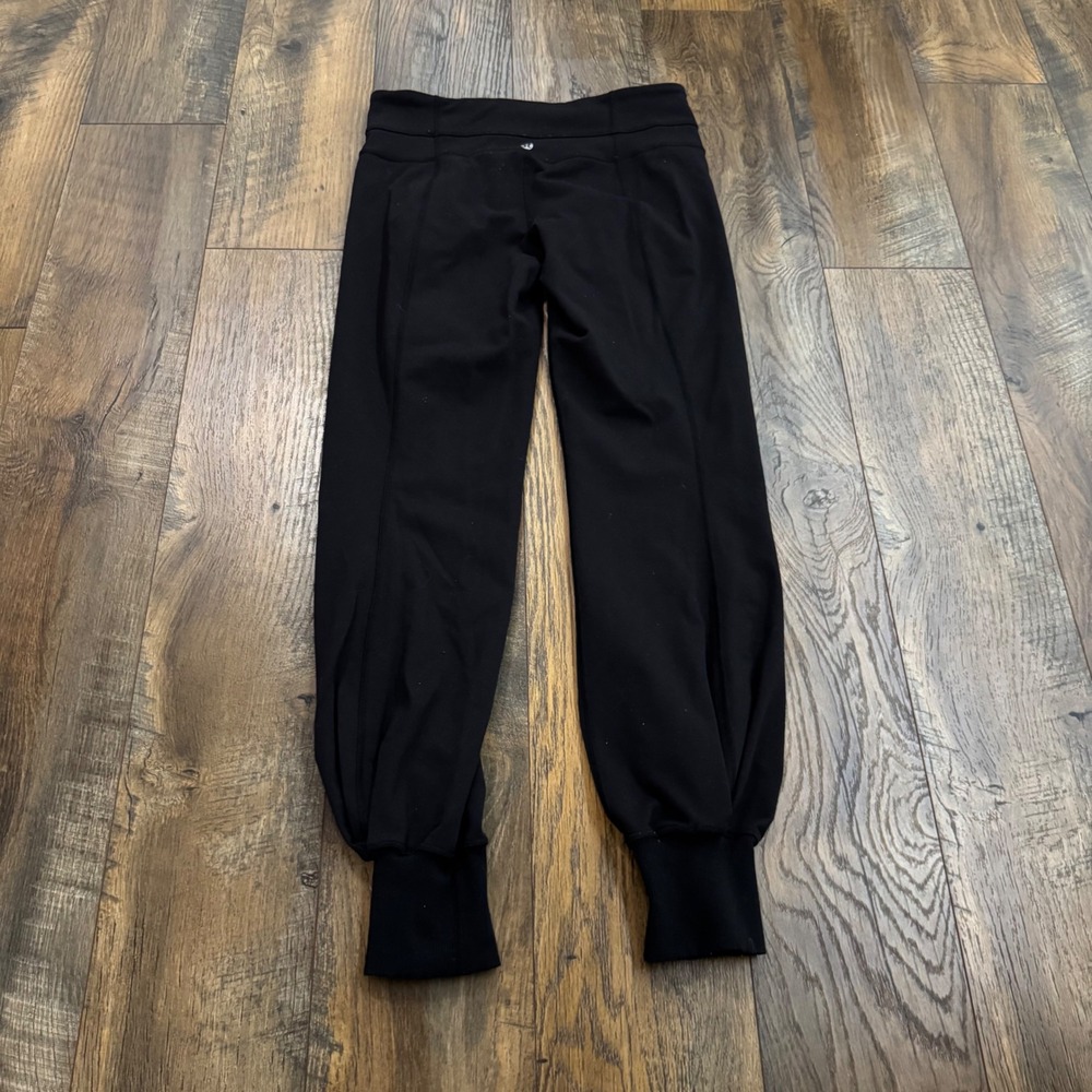 Lululemon Black Tapered Joggers Athletic Pant Size 6 Yoga Gym Athleisure Legging